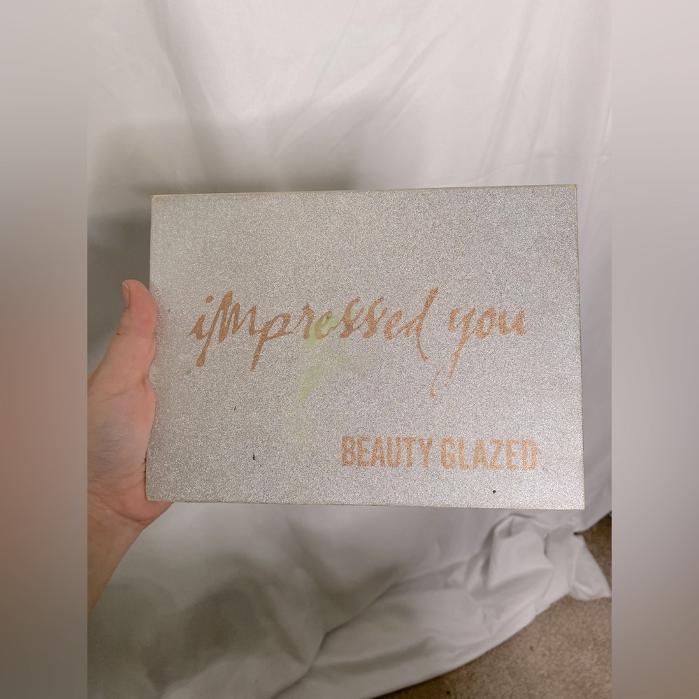 🍋10/$20 Beauty Glazed Eyeshadow Palette